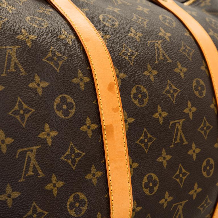 Louis Vuitton, a Monogram Canvas 'Keepall 60 Bandoulière' weekend bag.