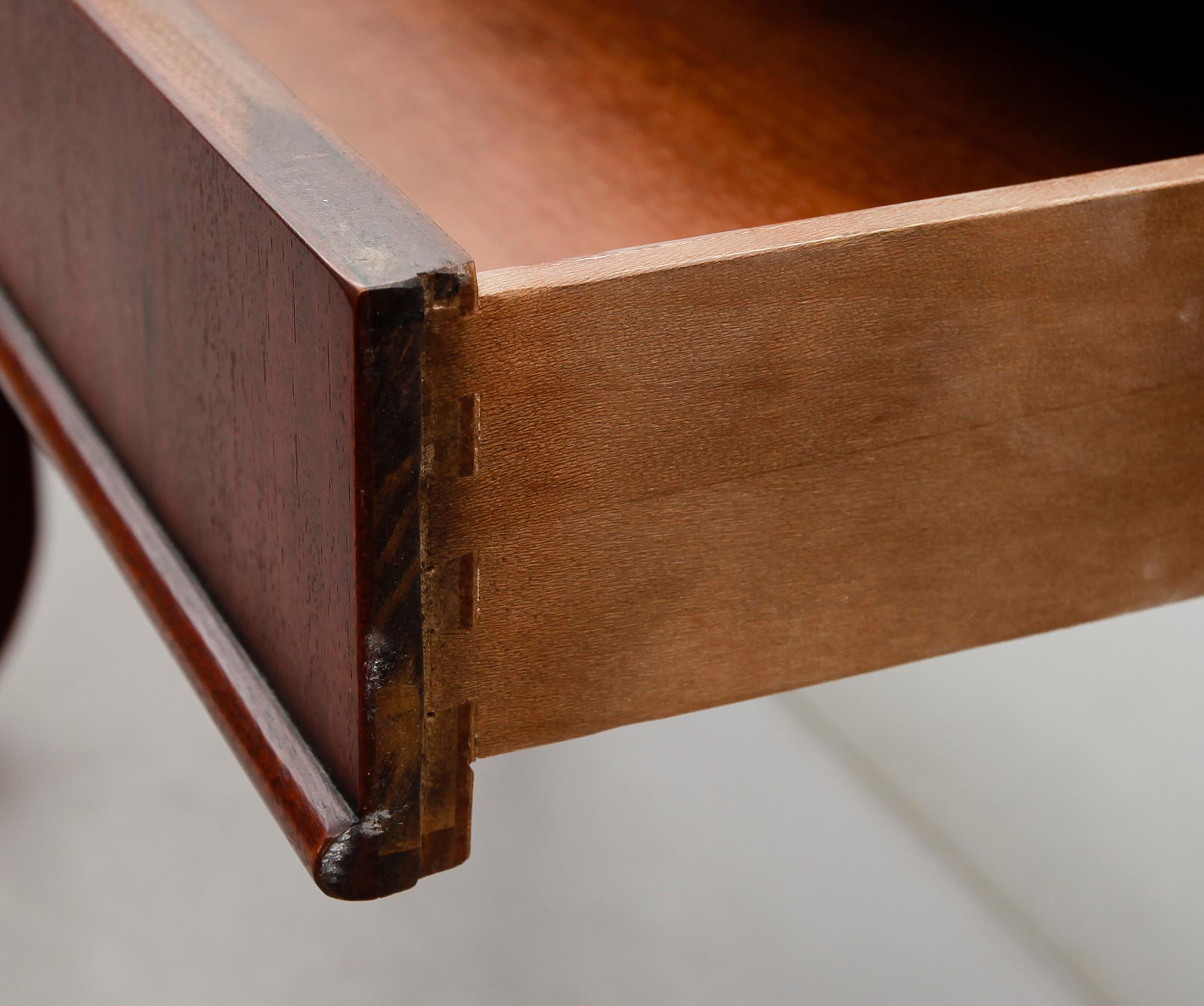 VÄGGBORD, England, 1900-talets senare del.