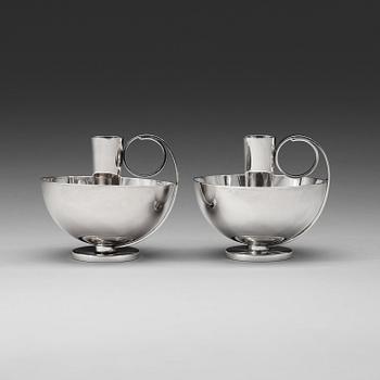 16. A pair of Olaf Staehr-Nielsen silver candlesticks, Köpenhamn 1944-45.