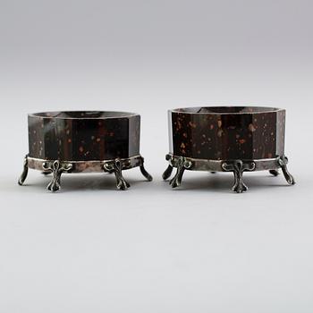 SALTKAR, 1 par, porfyr och silver, Stockholm 1884.