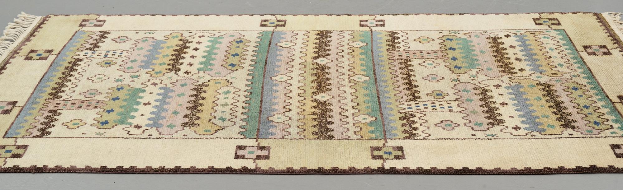 Märta Måås-Fjetterström, Matto, "Lunden", knotted pile, ca 256,5-257,5 x 172-175 cm, signed AB MMF.