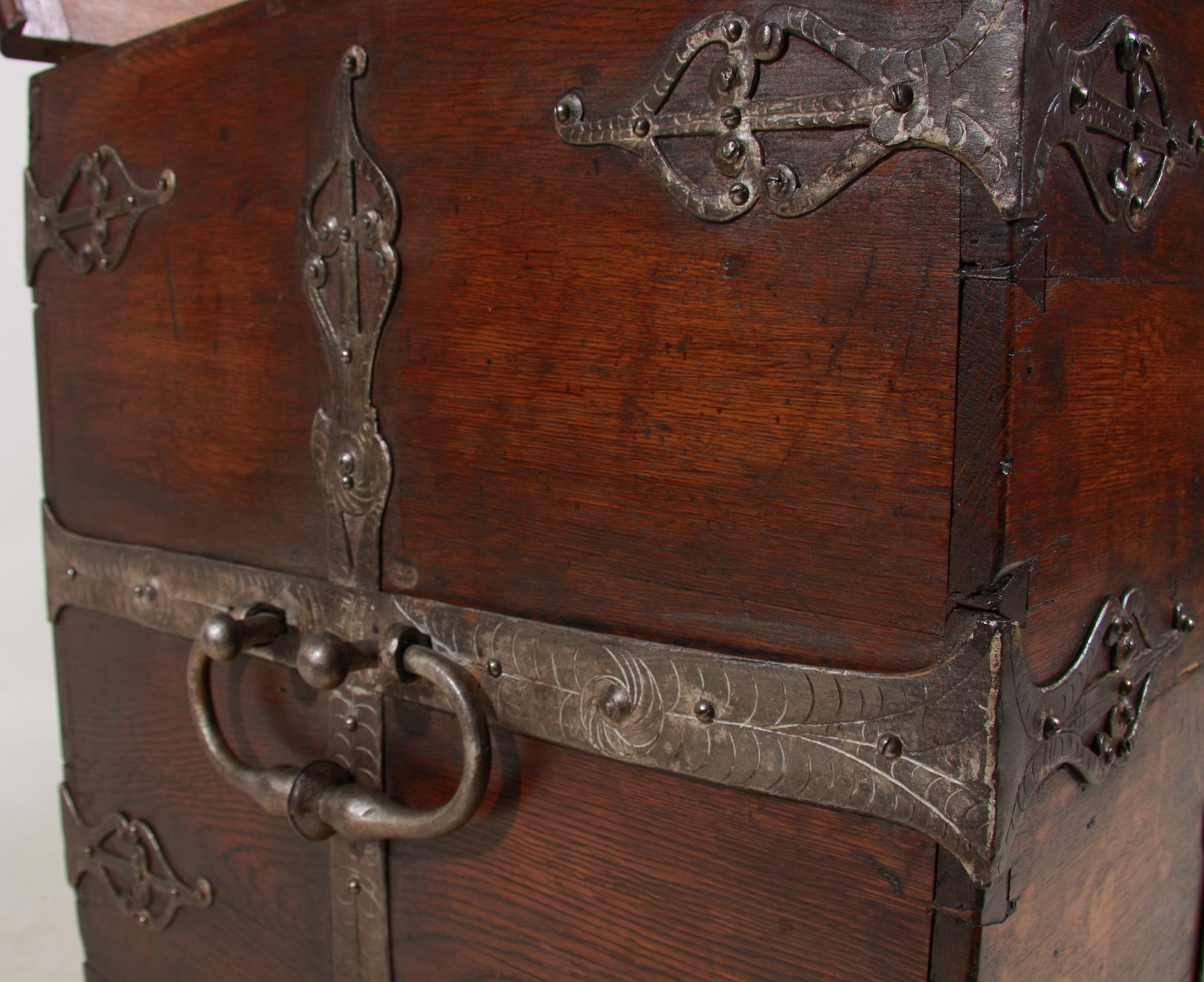 KISTA. barock/ barockstil, delvis 1700-tal.