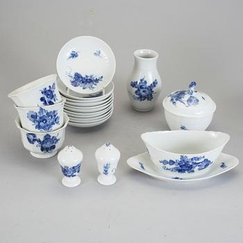 SERVISDELAR, "Blå Blomst, Royal Copenhagen.