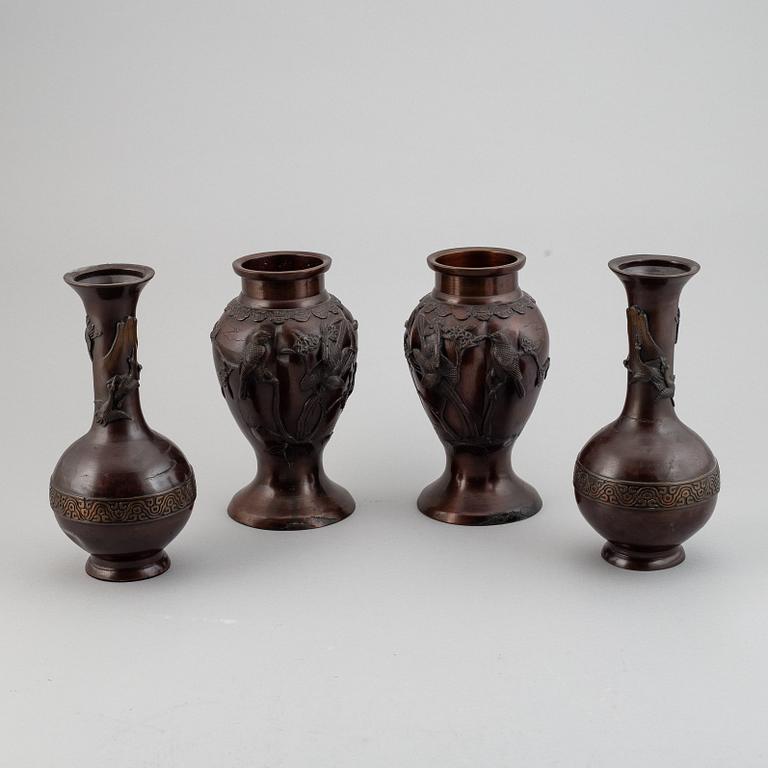 Four Japanes bronze vases, early 20th century.