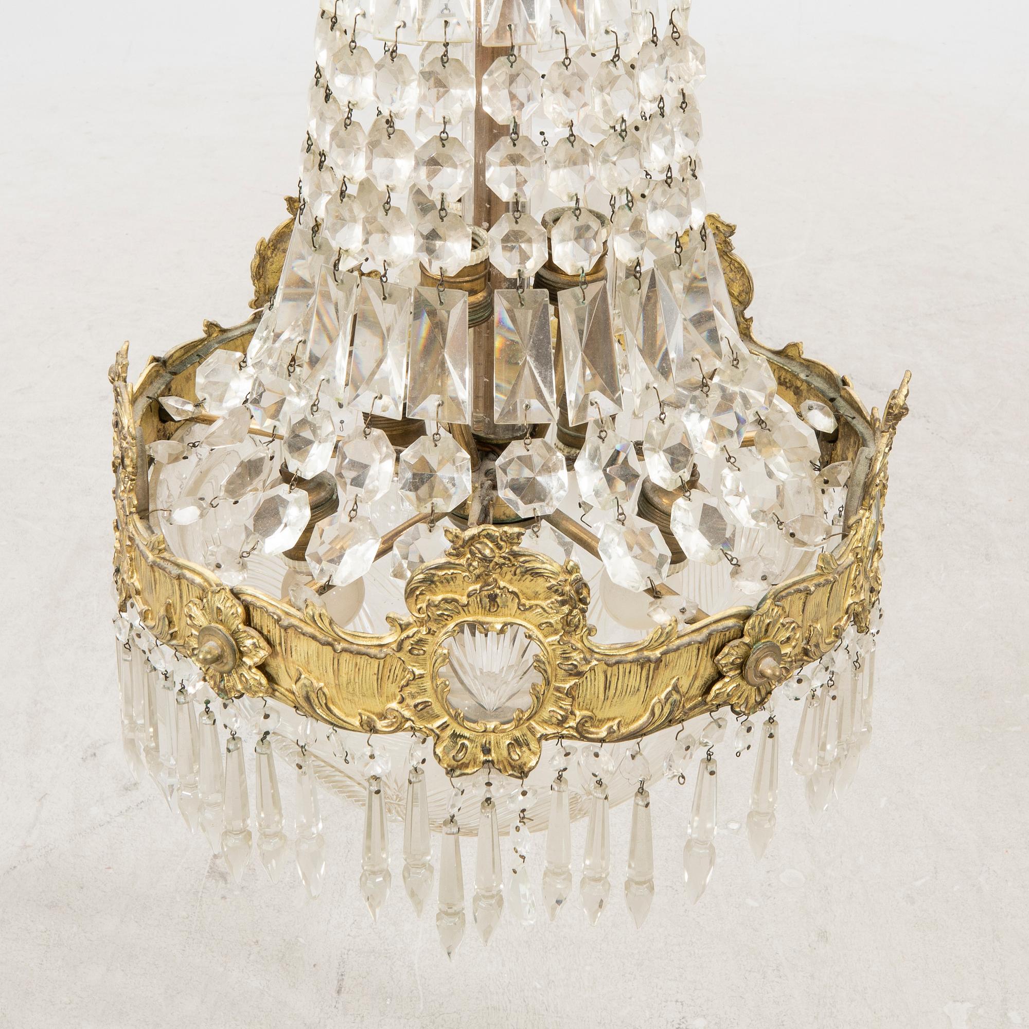 A chandelier around 1900.