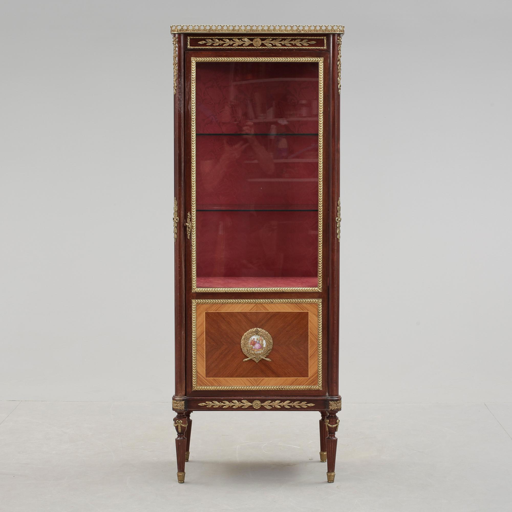 SKÅP, Louis XVI stil, 1900-talets andra hälft.