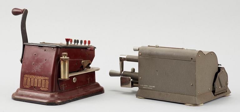 CHECKSKRIVARE, 2 st, 1900-talets första hälft.