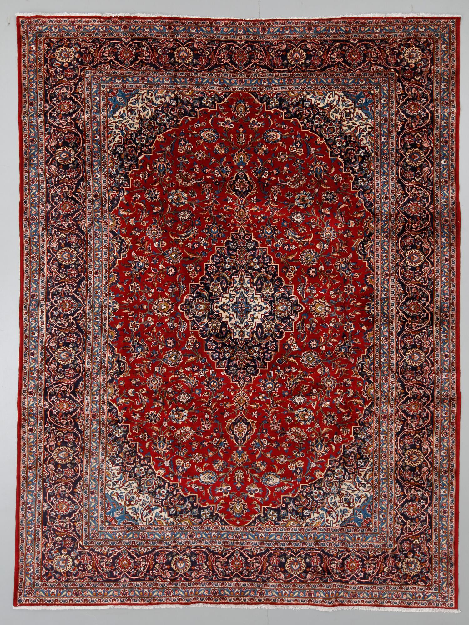 MATTA, old Keshan. Ca 360x268 cm.