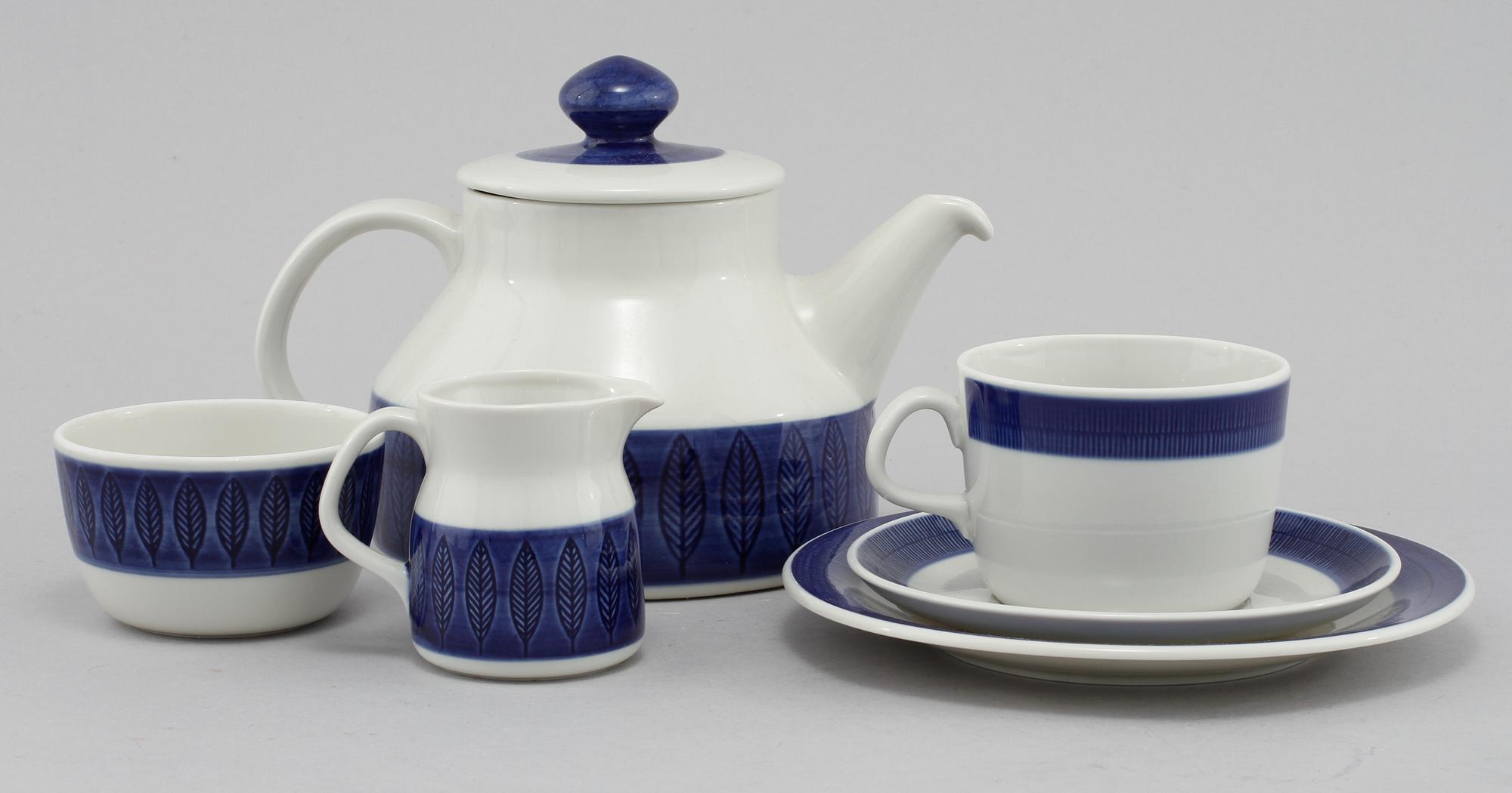 SERVISDELAR, 12 st, porslin, "Koka Blå", Hertha Bengtsson, Rörstrand, 1956-1988.