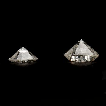 PARTI DIAMANTER, 2 st. Briljantslipade diamanter. Sammanlagt ca 0,55 ct.