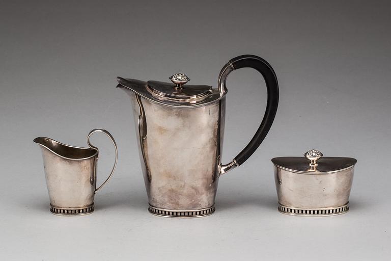 KAFFESERVIS, silver. 3 delar. Sven-Arne Gillgren för GAB, Stockholm 1900-talets mitt. Vikt totalt ca 1150 gram.