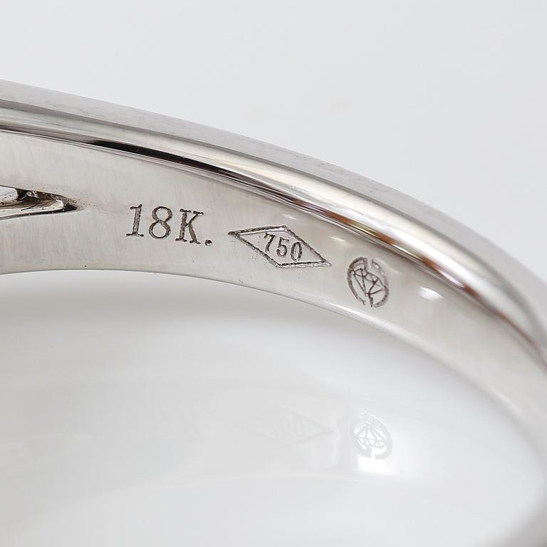 RING, flerfärgade safirer totalt ca 2,60 ct, diamanter totalt ca 0,10 ct.