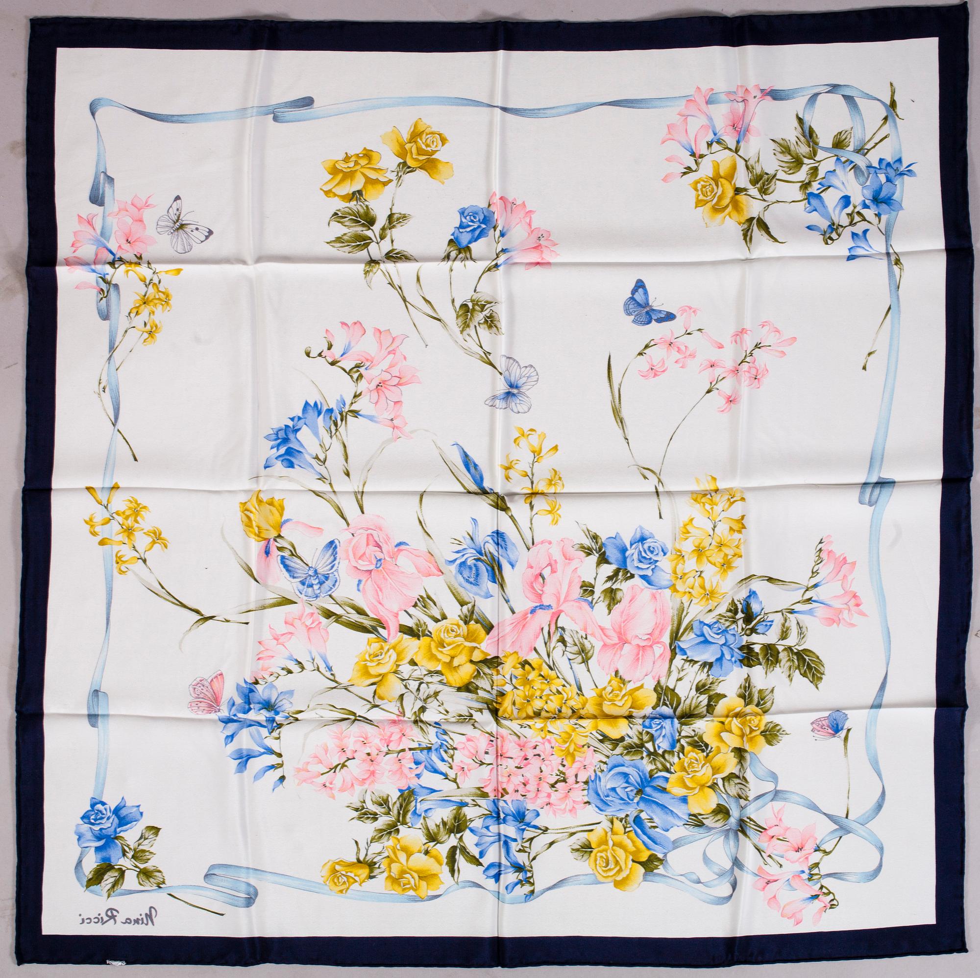 SCARF, Nina Ricci.