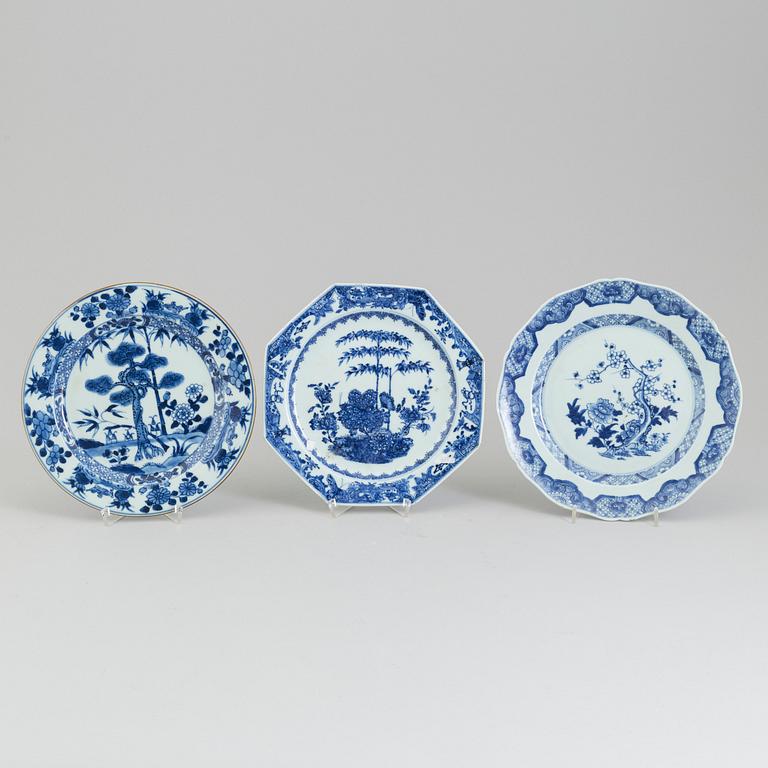 Three blue and white export porcelain plates, Qing dynasty, Qianlong (1736-95).