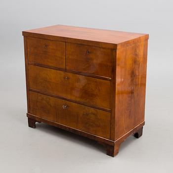 A mid 19th century Russian chest of drawers. - Bukowskis