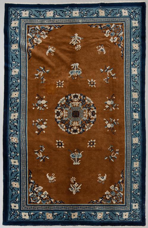 MATTA, Antik Beijing ca 276x174 cm.