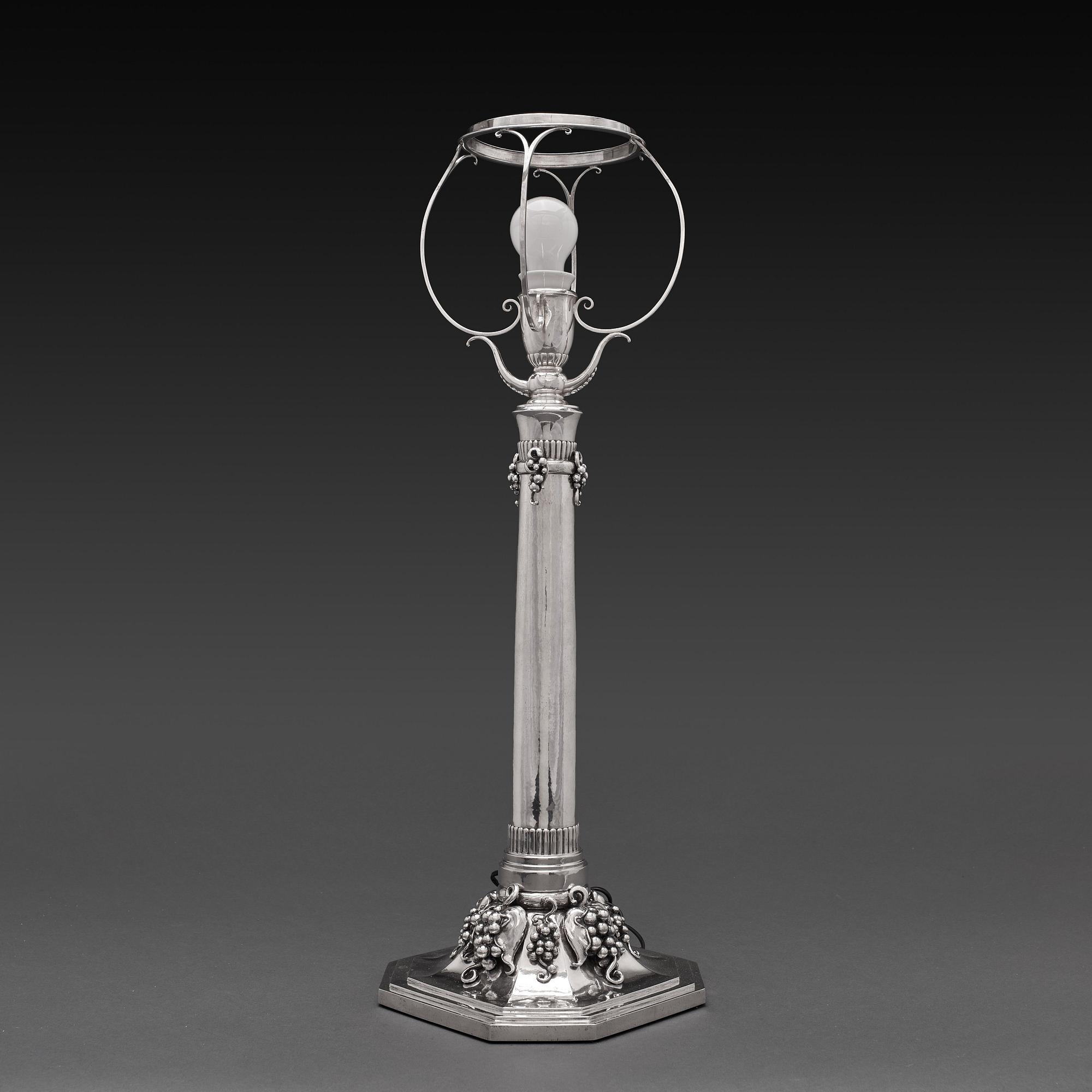Evald Nielsen, an 830/1000 silver table lamp, Copenhagen 1927.