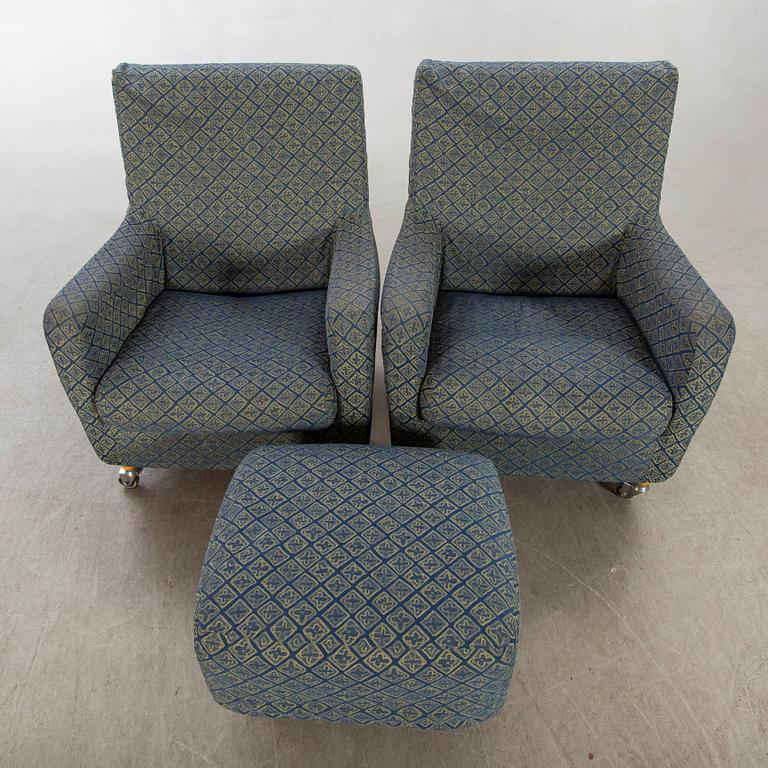 Erik Jörgensen,  a pair of armchairs and a stool, later part of the 20th century.