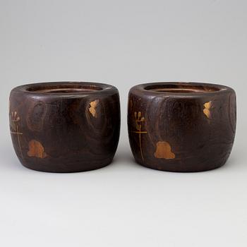 A pair of wooden carved Hibichi planters, Japan, Meiji (1868-1912).