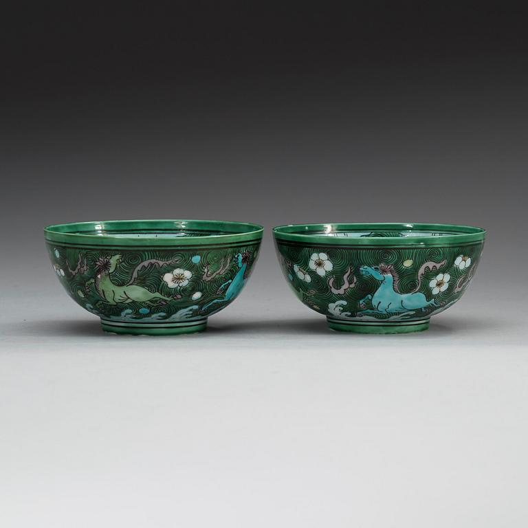 A pair of green glazed bowls, presumabably Republic, 20th Century.