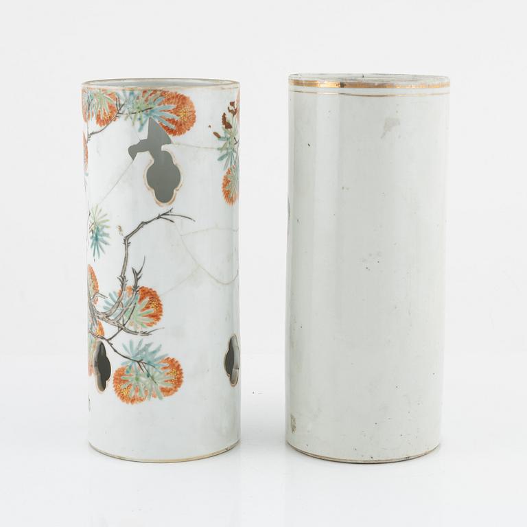 A Chinese porcelain hat stand and a brush pot, 20th Century.