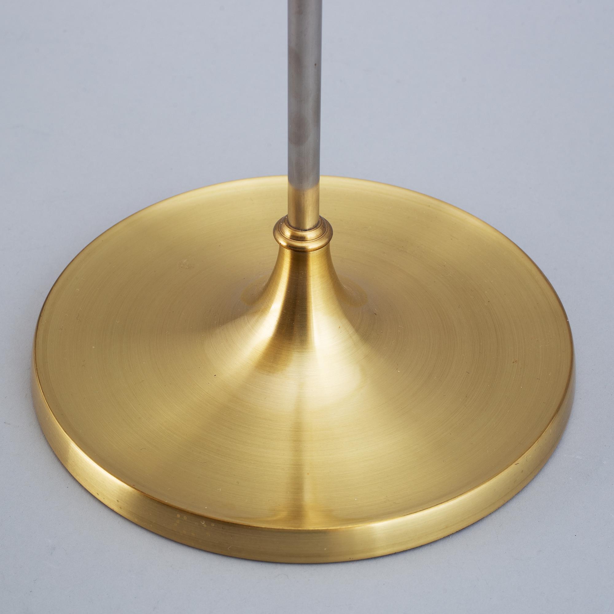 Le Klint, bordslampa,märkt T210, Danmark, 1900-talets andra hälft.