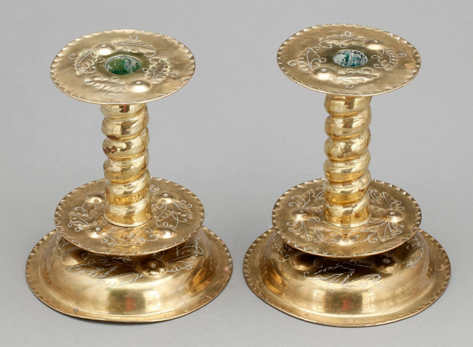 LJUSSTAKAR, ett par, mässing, barockstil, tidigt 1900-tal.