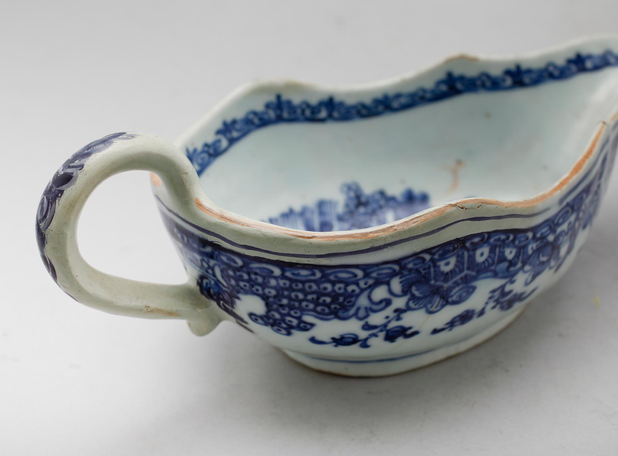 PORSLINSFÖREMÅL, 3 del, Kina, Qianlong (1736-1795).