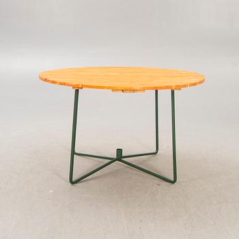 A five pcs garden suite by Arthur Lindquist  model A2, Grythyttan Stålmöber, late 20th century.