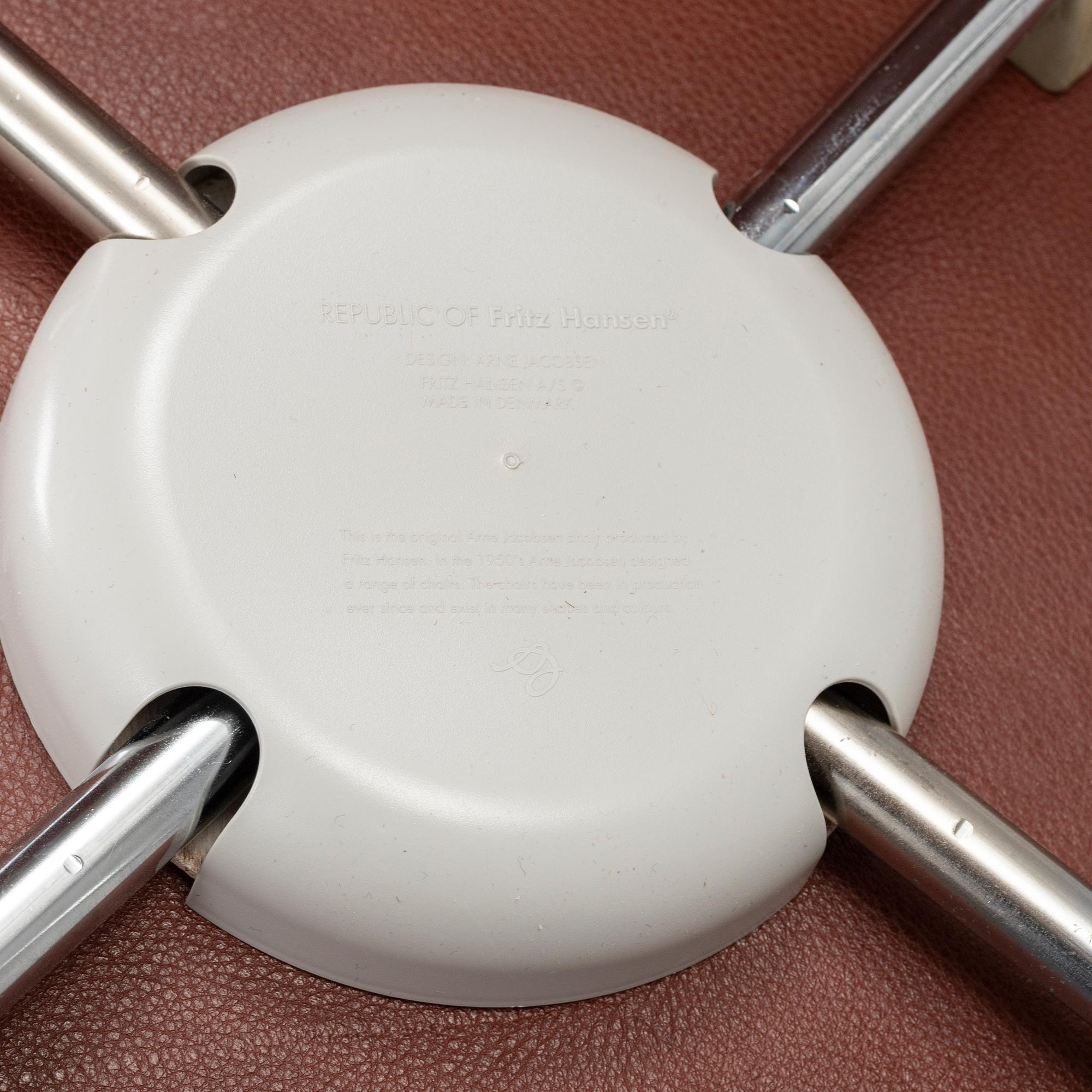 ARNE JACOBSEN, stolar, 6 st, "Sjuan", Fritz Hansen, Danmark.