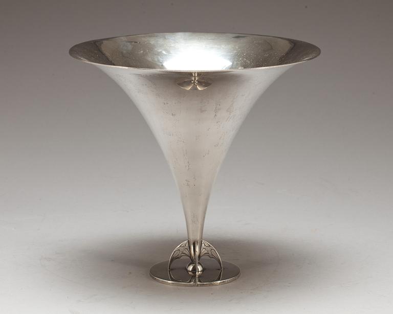 SKÅL, silver, Wiwen Nilsson för Anders Nilsson, Lund, 1923. Vikt ca 590 g.