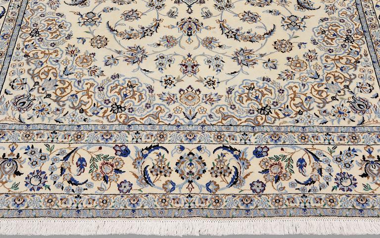 Matta, Nain, part silk, signerad, s.k. 9LAA, ca 307 x 205 cm.