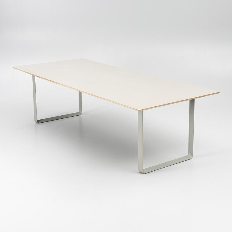 TAF Studio, matbord. 70/70, Muuto.