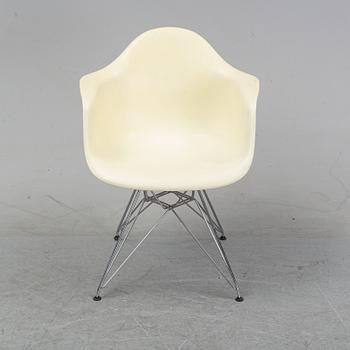 Charles and Ray Eames, a chair model 'Eames plastic chair - DAR', Vitra, 2005.