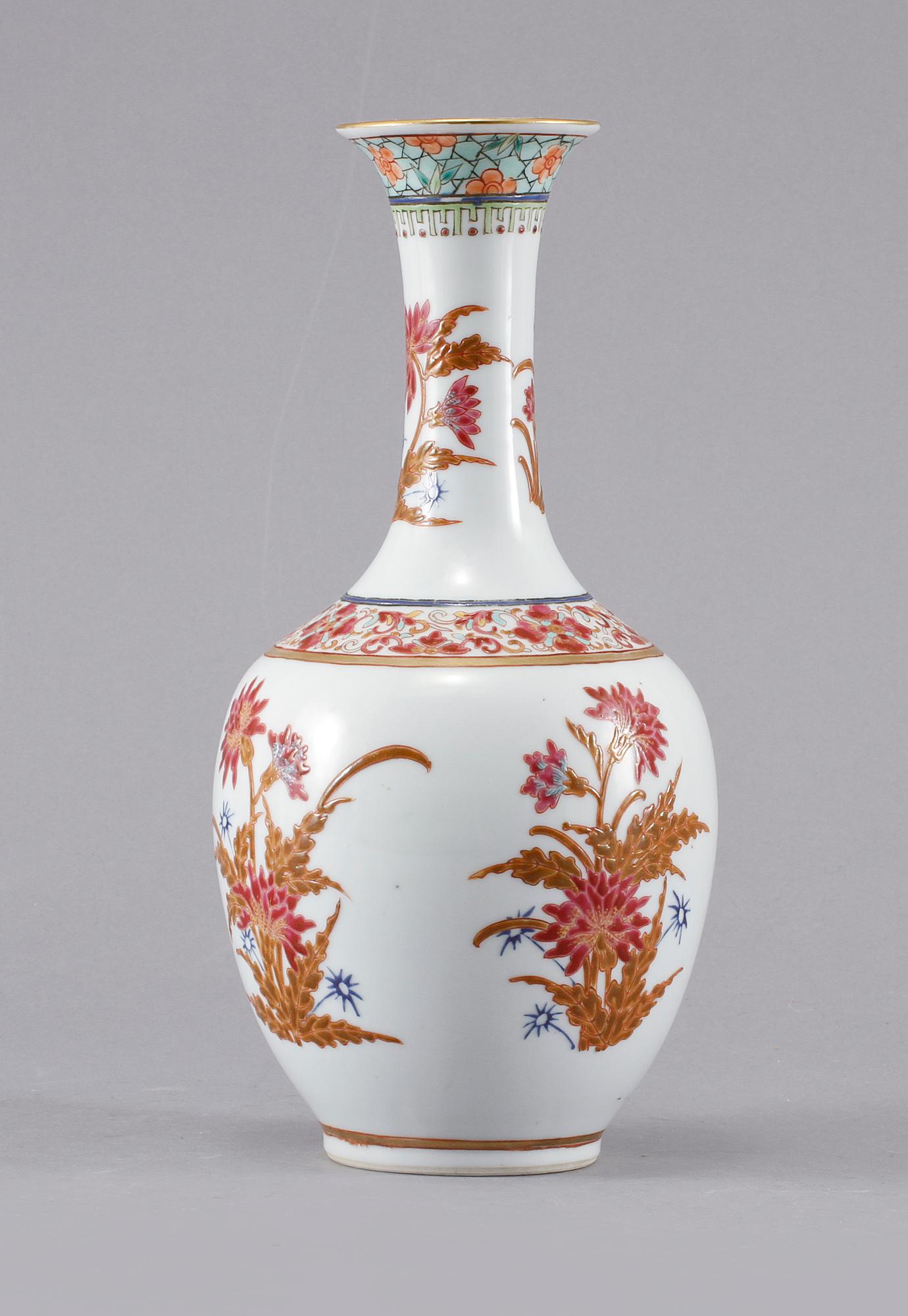 VAS, porslin, Kina, 1900-tal.