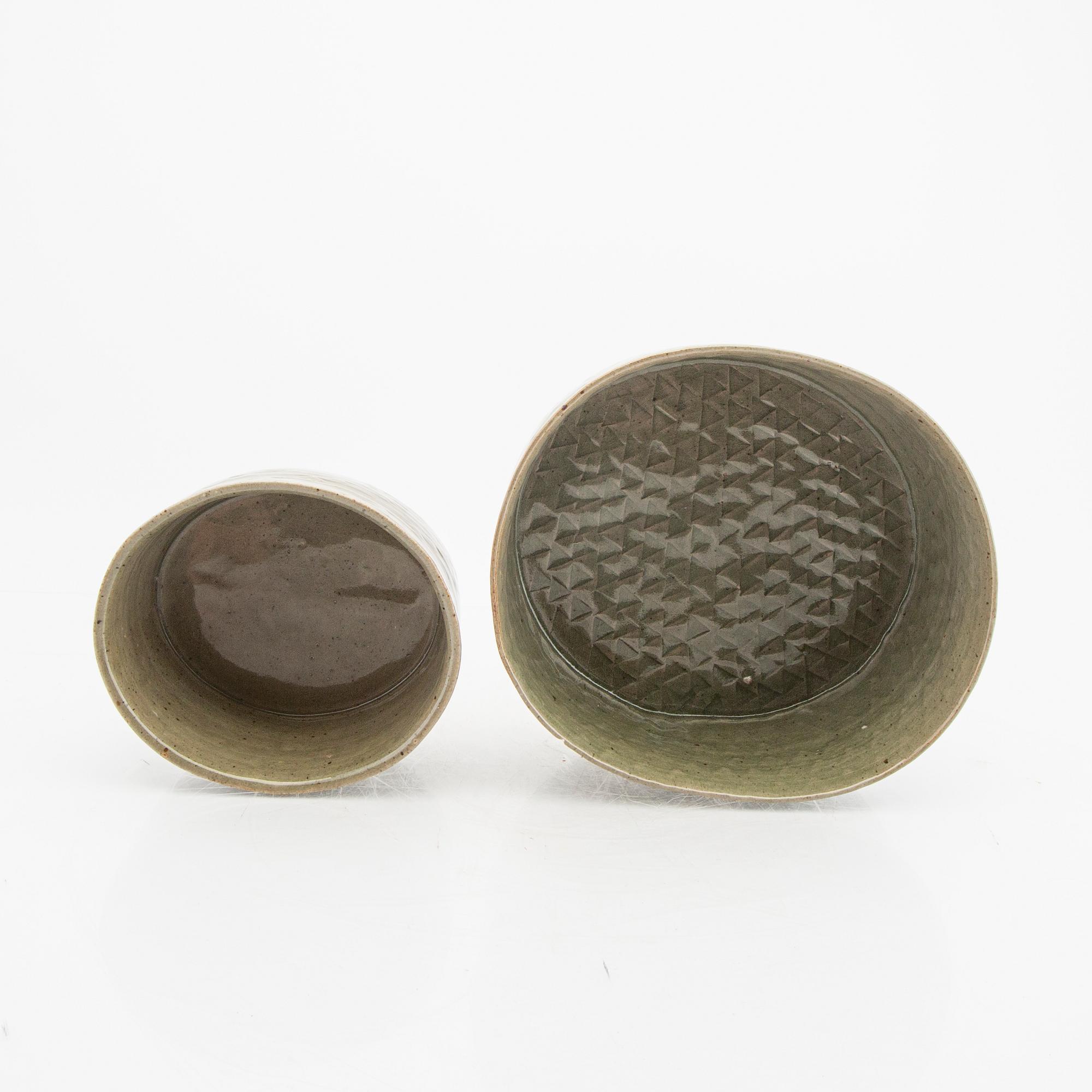 Signe Persson-Melin,  set of two signed and dated stoneware bowls -96 and -00.