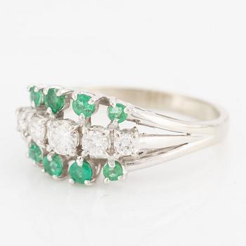 Ring, 18K white gold with emeralds and brilliant-cut diamonds.