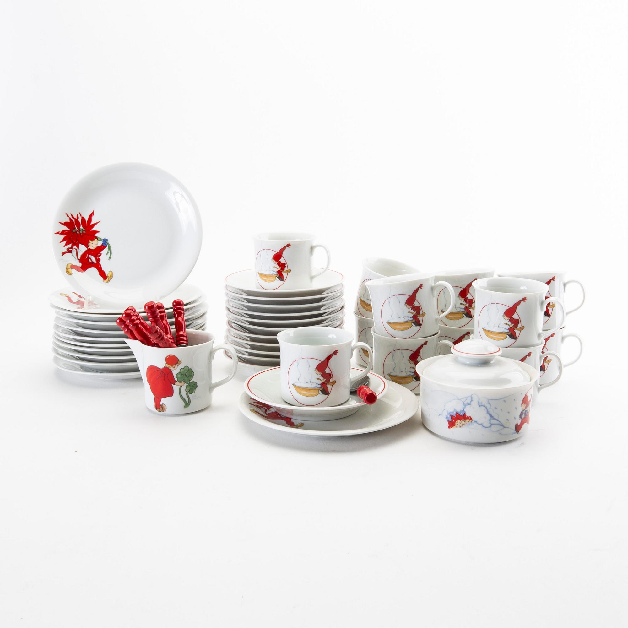 Aina Stenberg-Masolle, servis, 25 dlr  "Tomtejul" Rörstrand porslin sent 1900-tal.