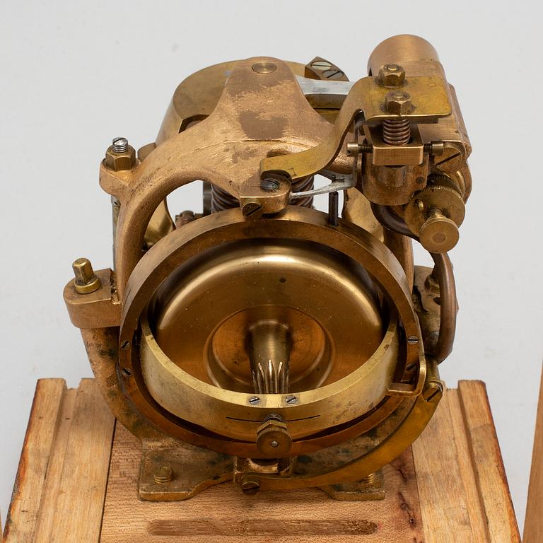 A gyroscope for a torpedo by Whitehead & Fiume, first half of 20th century.