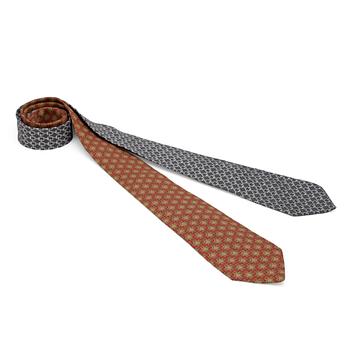 631. HERMÈS, två stycken slipsar.
