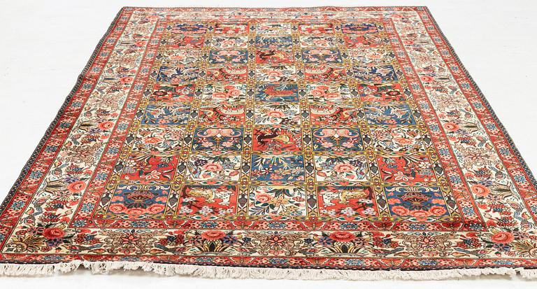 A Bakhtiari carpet, c. 305 x 210 cm.