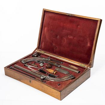 A cased pair of percussion pistols by Pondevaux & Jussy, S.Etienne (1845-1880), France.