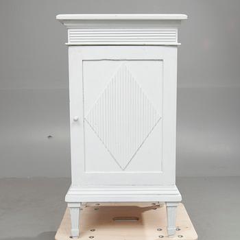 POTTSKÅP, gustaviansk stil, 1900-tal.