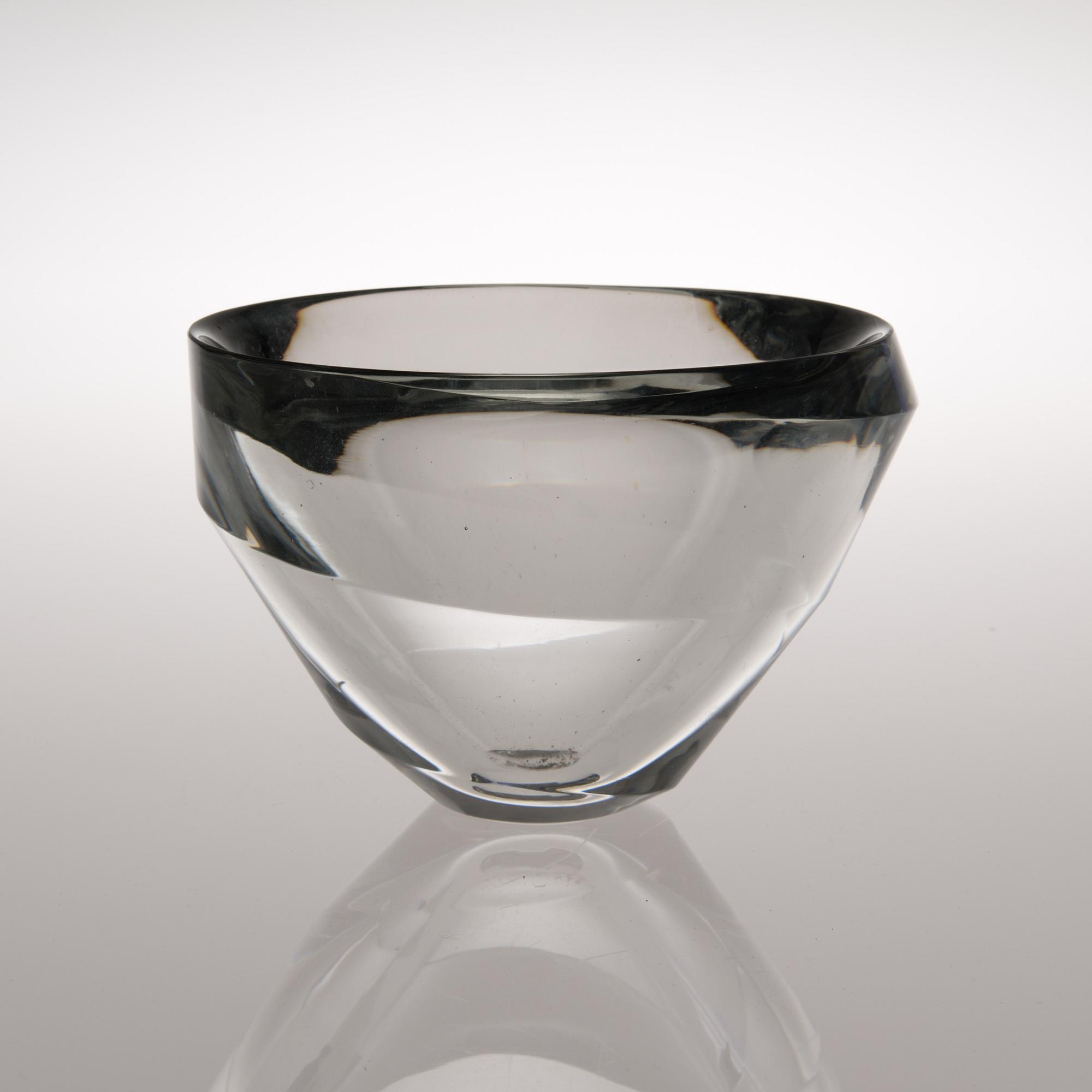 A "Kierre" ("whirl") bowl, model 3276/3876, signed Tapio Wirkkala, Iittala. Mid 1950s.