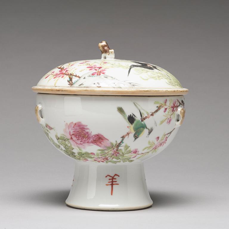 A Chinese hot water dish with liner, early 20th Century. Signed Yu Chun.