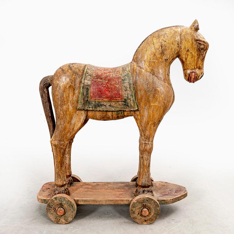 A decraotive sculpture India modern.