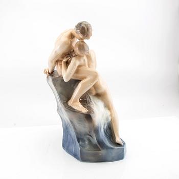 Theodor Lundberg,  skulptur "Vågen och klippan" Royal Copenhagen porslin.
