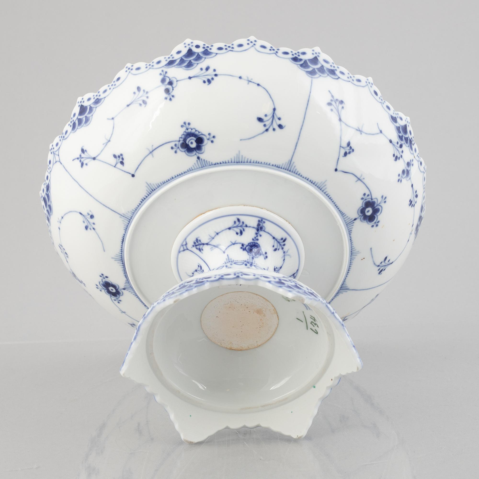 A 'Blue Fluted Half Lace' porcelain centerpiece bowl, Royal Copenhagen, model 634, 1898-1923.