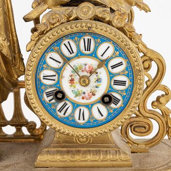 A Louis XVI-style mantle clock, around 1900.