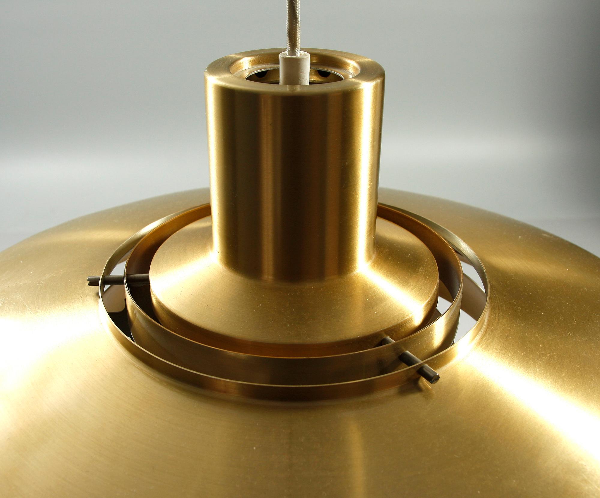 TAKLAMPA, Preben Fabricius & Jörgen Kastholm, Nordisk solar, 1900-talets andra hälft, diam ca 48.